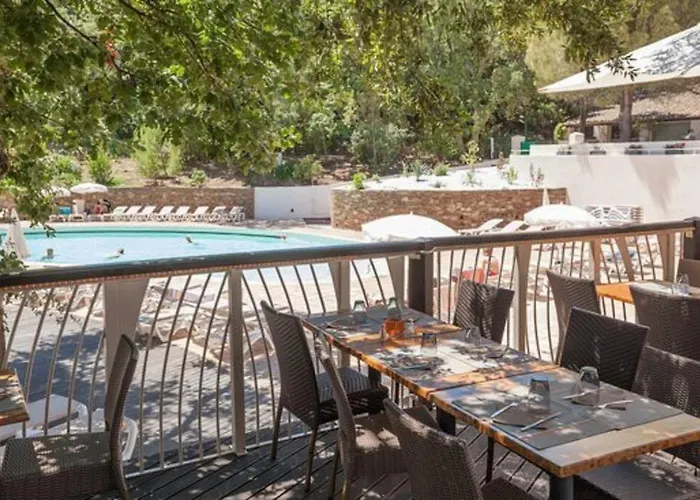 Les Restanques 3 étoiles 4 à 5 Pers 2143 Grimaud