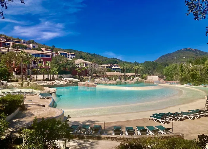 Apartman Les Restanques 3 Etoiles 4 A 5 Pers 2143 Grimaud