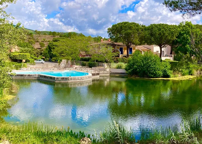 Les Restanques 3 étoiles 4 à 5 Pers 2143 Grimaud
