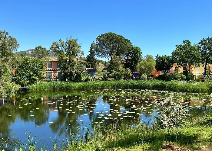 Apartman Les Restanques 3 Etoiles 4 A 5 Pers 2143 Grimaud