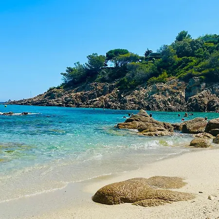 Les Restanques 3 étoiles 4 à 5 Pers 2143 * Grimaud