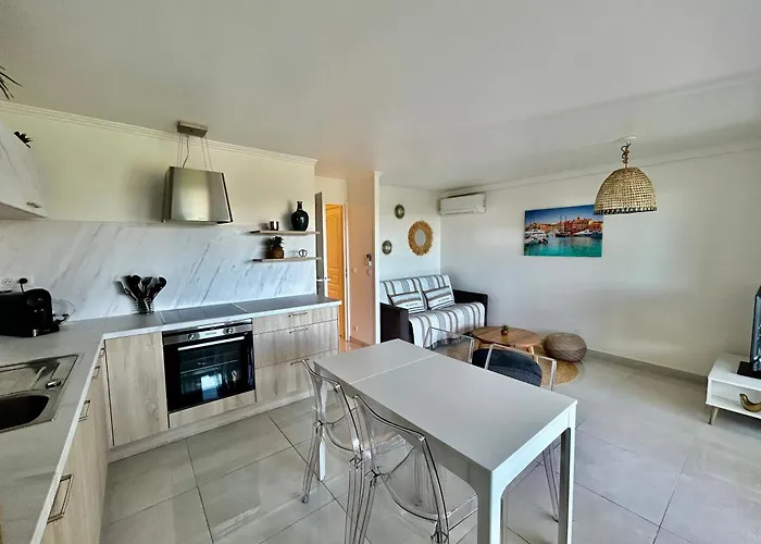 Les Restanques 3 Etoiles 4 A 5 Pers 2143 * Grimaud